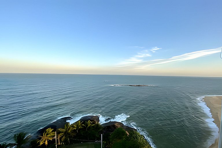 Refúgio na Praia • Vista Mar • Mesa Frente Mar